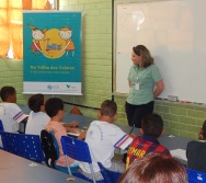 DESENHISTA ZOTA COM A TURMA DO NTV - PREMIAÇÃO DE ALUNOS - DESENHO DO MUSEU - EEEFM JONES JOSÉ