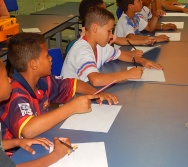 DESENHISTA ZOTA COM A TURMA DO NTV - PREMIAÇÃO DE ALUNOS - DESENHO DO MUSEU - EEEFM JONES JOSÉ