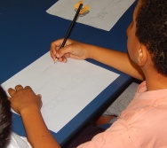 DESENHISTA ZOTA COM A TURMA DO NTV - PREMIAÇÃO DE ALUNOS - DESENHO DO MUSEU - EEEFM JONES JOSÉ