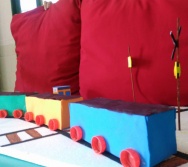 PROFESSORA DELZA DA EDUCAÇÃO ESPECIAL PRODUZ MAQUETE COM ALUNOS - SEGURANÇA FERROVIÁRIA - NTV