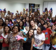 OFICINA : CANTAR , COLORI E CONTAR - BRINCANDO COM AS HISTÓRIAS - REDE DOCTUM - CURSO DE PEDAG