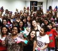 OFICINA : CANTAR , COLORI E CONTAR - BRINCANDO COM AS HISTÓRIAS - REDE DOCTUM - CURSO DE PEDAG