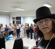 OFICINA : CANTAR , COLORI E CONTAR - BRINCANDO COM AS HISTÓRIAS - REDE DOCTUM - CURSO DE PEDAG