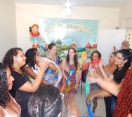 CURSO CONTANDO HISTÓRIAS COLORINDO VIDAS - RESGATE DA LUDICIDADE ATRAVÉS DAS HISTÓRIAS