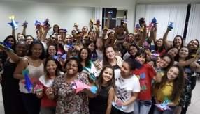 OFICINA : CANTAR , COLORI E CONTAR - BRINCANDO COM AS HISTÓRIAS - REDE DOCTUM - CURSO DE PEDAG