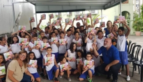RITA SANTOS E EUGÊNIO FERNANDES LANÇAM O LIVRO SOMOS TODOS COLORIDOS